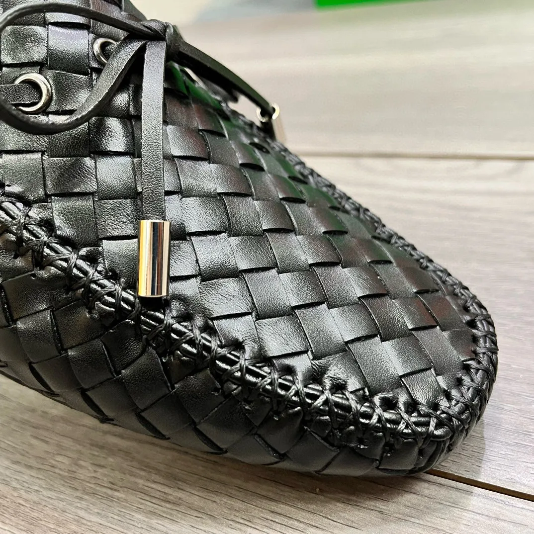 Factory price: 420💰BV new men's shoes original replica👉👉High-end men's casual beanie shoes/💞driving shoes! 🔊Upper imported cowhide woven, ☑️Sheepskin lining, one-step design, light and smart ☮☮Suitable for all kinds of travel, exclusive new style, real shot, size 38-44, (45 can be customized)